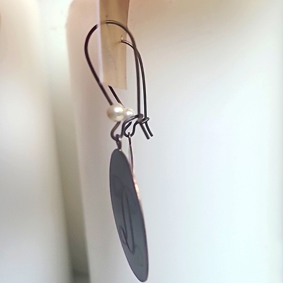 Bronze Inscribed "D" Earrings with Pearl detail - Picture 5 of 6